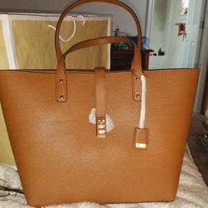 Micheal Kors Large Carryall Tote